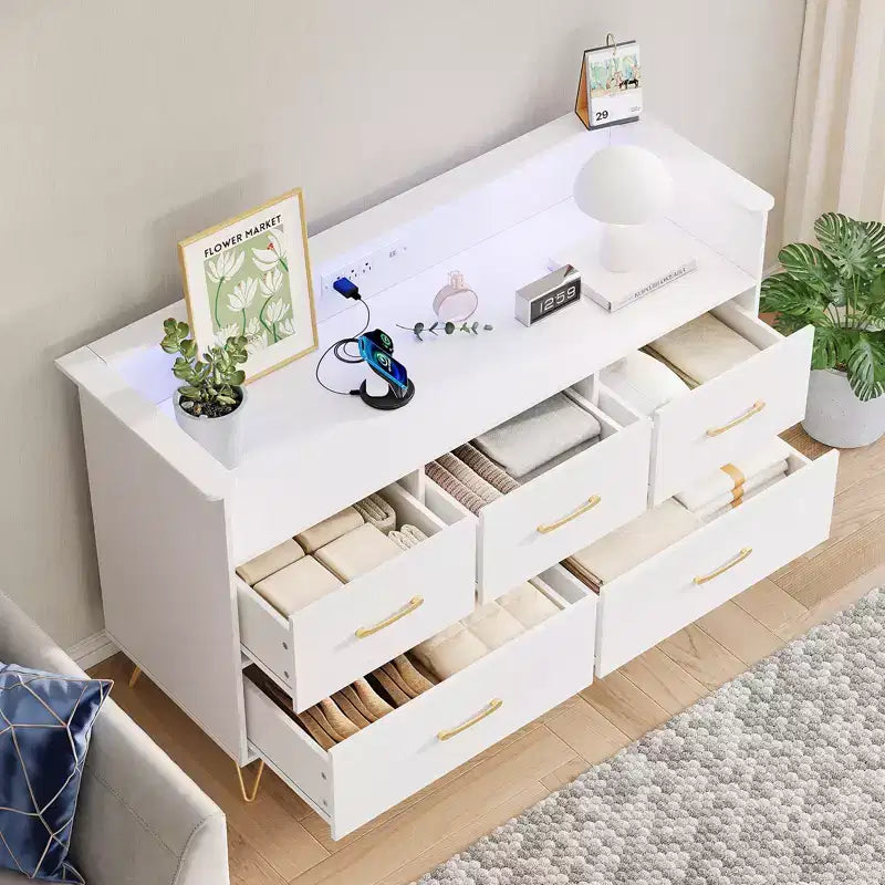 5 Drawer Dresser for Bedroom, Modern Dresser with Led Lights & Charging Station, Compact Wood Chest of Drawers Clothes Storage Organizer for Closet